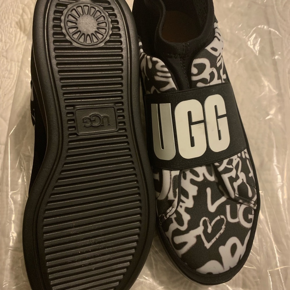 UGG Booties - Picture 3 of 4